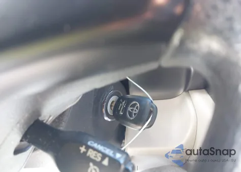 2015 Toyota Camry Le z USA, uszkodzony, nr VIN 4T1BF1FK1FU040302